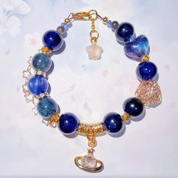 Space Travels (gold) 宇宙旅行