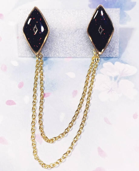 Vox Akuma - Collar Brooch