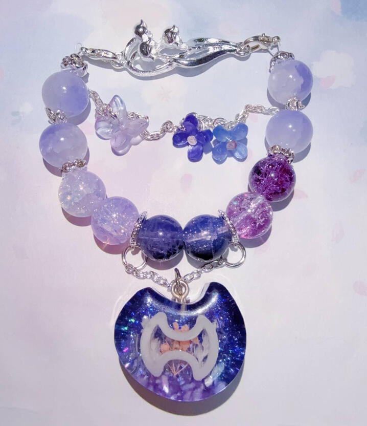 wol / OC theme bracelet + resin job stone