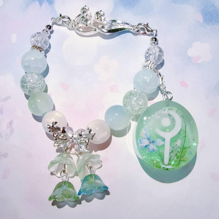 wol / OC theme bracelet + resin job stone